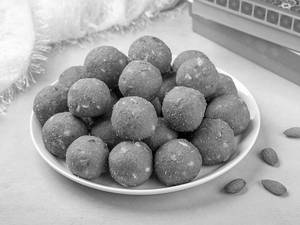 Dry Fruit Pinni Atta Ladoo
