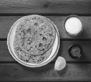 Lazeez pyaaz parantha