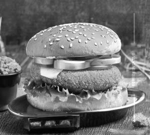 Tandoori paneer burger