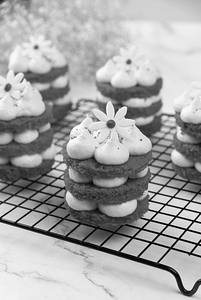 Red Velvet Crown Pastry