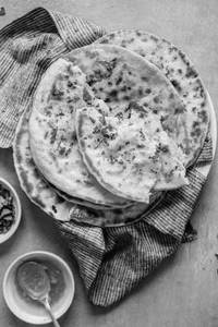 Garlic naan