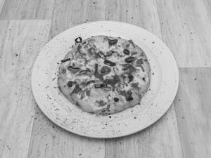 Tomato Paneer Pizza