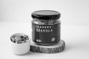 Jaggery Granola