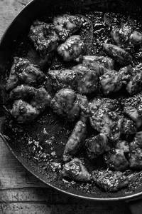 ROASTED GARLIC GRILLED CHICKEN