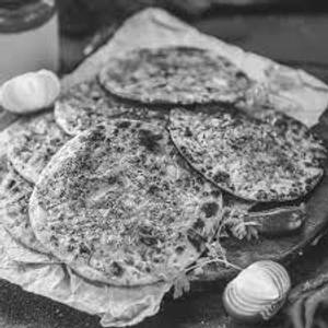 Pyaazi Missi Roti