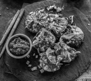 Chilly momos