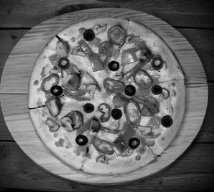 Chicken overloaded pizza
