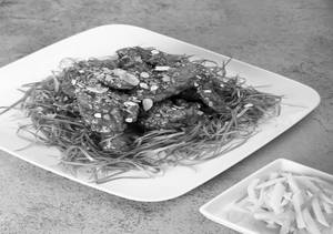 Yangnyum Chicken With Bone