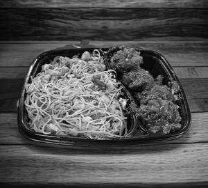 Chicken Noodles + Chicken Chilli (5 Pcs )