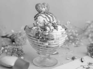 Crunchy Heart Sundae