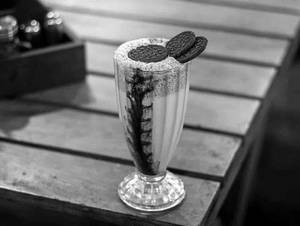 Vanilla Oreo Shake