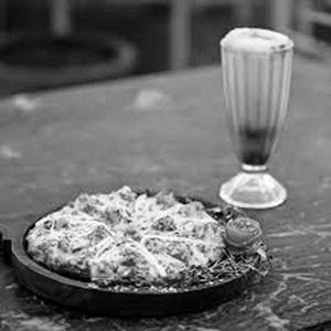 Paneer Pizza [6 Inches] With Cold Coffee