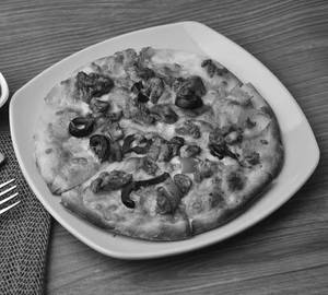 Mexican herb pizza