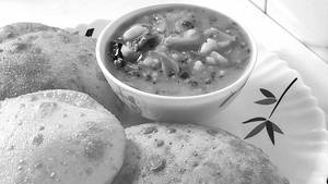 Aloo Bhaji + 5 Puri