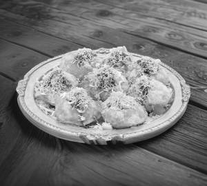 Cheese Sev Batata Puri