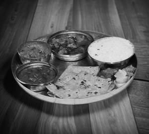 Special chicken thali