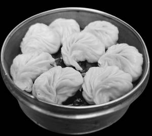 Veg momos (8 Pcs)