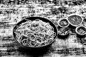 Veg Schezwan Hakka Noodles [750Ml]