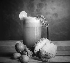 Gingerlime + pineapple special (750ml)
