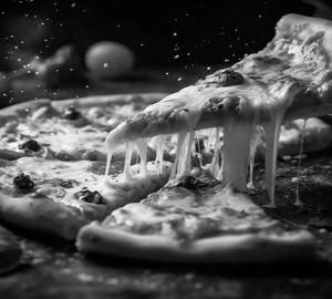 Paneer and onion pizza