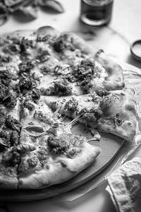 Regular Chicken Pizza