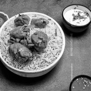 Chicken Sizzler Momo Rice