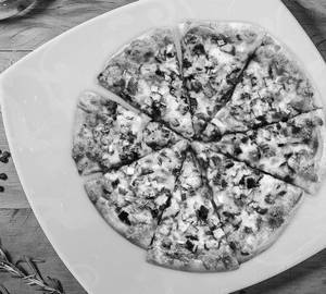 Chicken cheese pizza