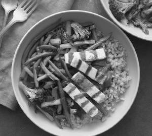 Grilled Paneer Brown Rice Meal With Saute Vegetables Serve With Choice Of Sauce.