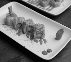 Dyana Uramaki Prawns