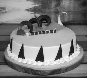Eggless mango cake 1 kg