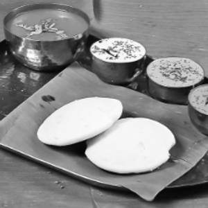 2 Idli (1 Plate)
