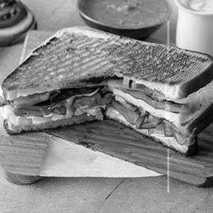 Aloo Matter Grilled Sandwich