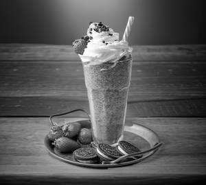 Strawberry Oreo Shake