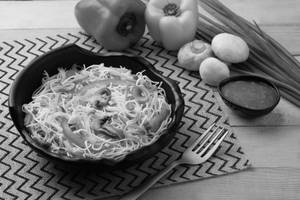 Veg Hakka Noodles