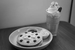 Chocolate Pancake + Strawberry Mint Shake