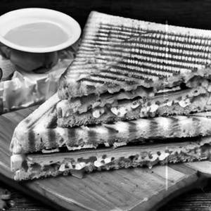 Veg grilled sandwich