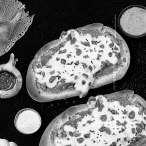 Stuffed garlic bread