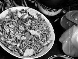 Chicken Chilli Garlic Hakka Noodles