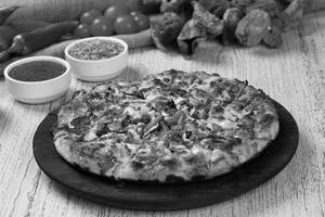 Veggie Paradise Pizza