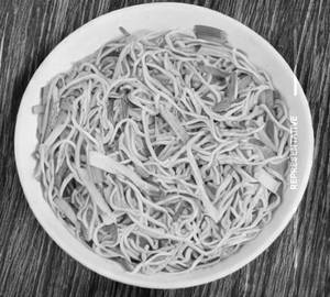 Egg Hakka Noodles