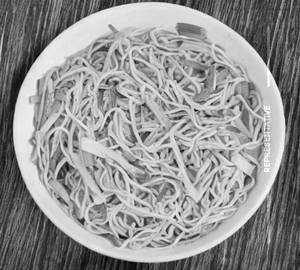 Egg Hakka Noodles