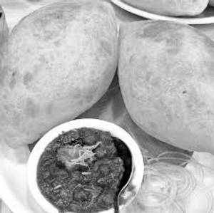 Chole With 2 Bhature