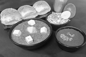 Protein Rich Paneer Khada Pav Bhaji