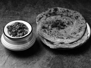 Laccha Paratha(2 Pcs) + Choice Of Gravy