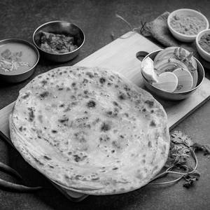 Butter Garlic Laccha Paratha(1pcs)