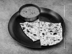 Paneer Naan with Chole ( 2 Pcs )