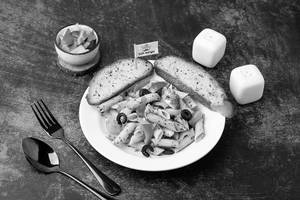 Aglio E Olio With Chicken Pasta