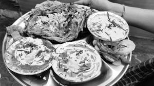 Gobhi Chur Chur Naan Thali