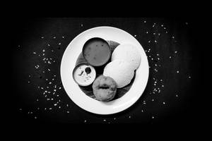 2 Idli 2 Vada Combo