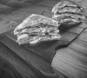 Veg spice grilled sandwich [3 layer]